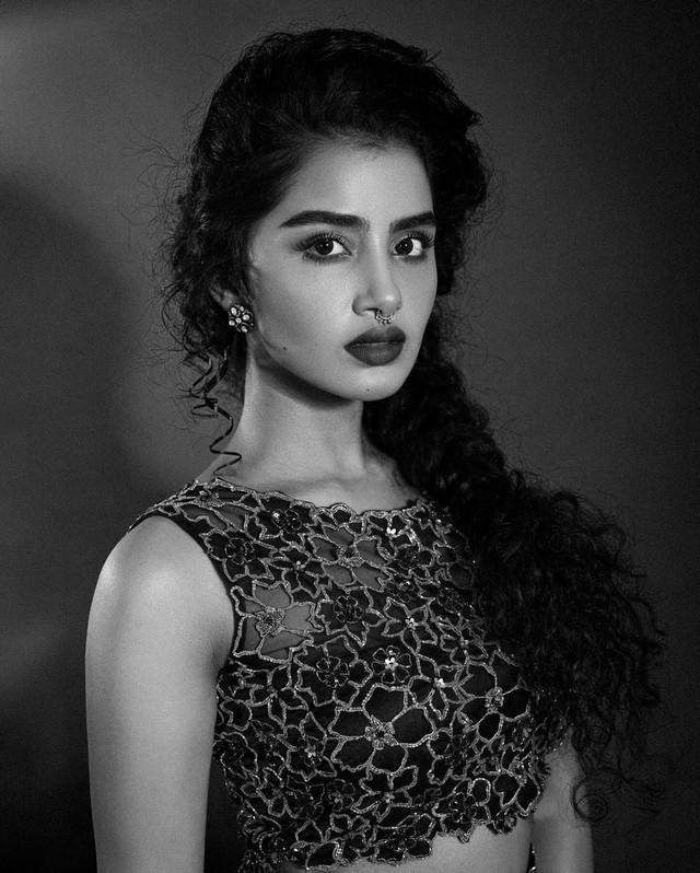 Anupama Parameswaran 10