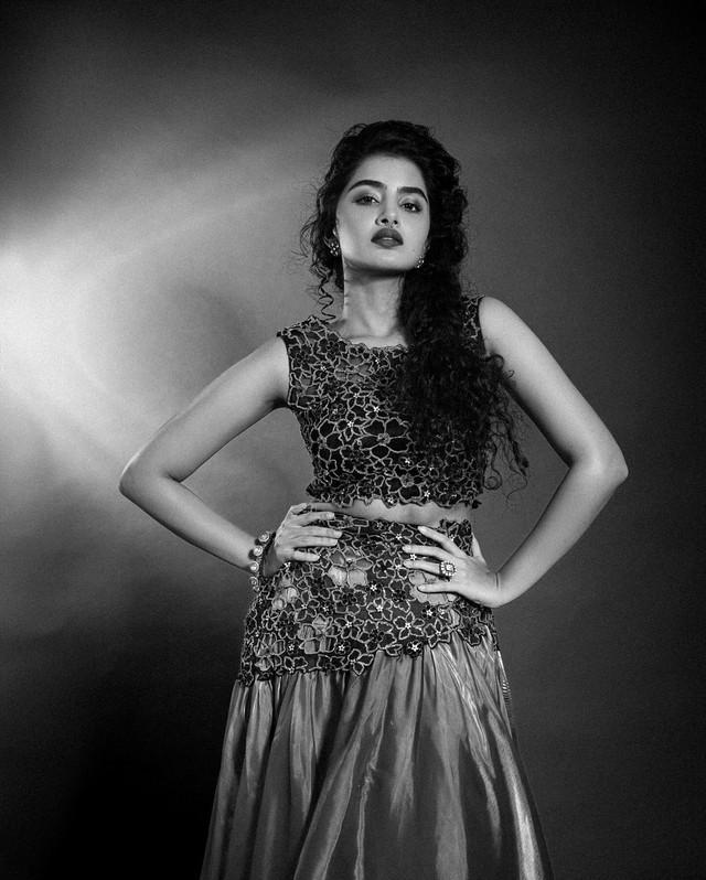 Anupama Parameswaran 11