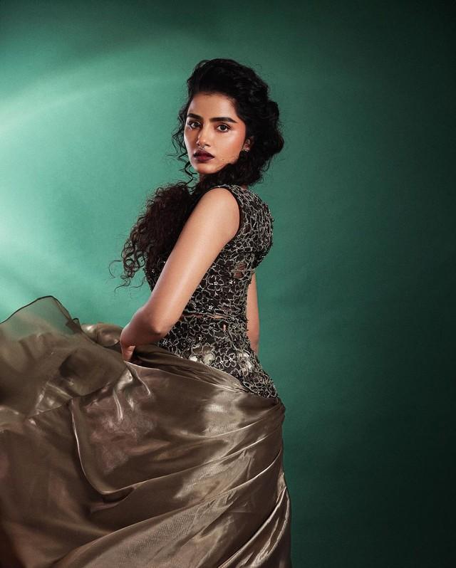 Anupama Parameswaran 16