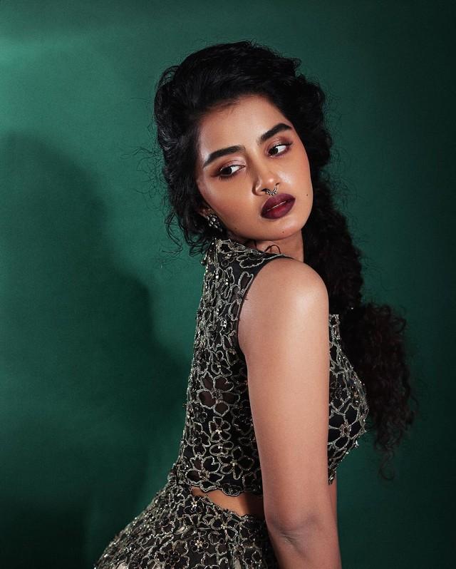 Anupama Parameswaran 17