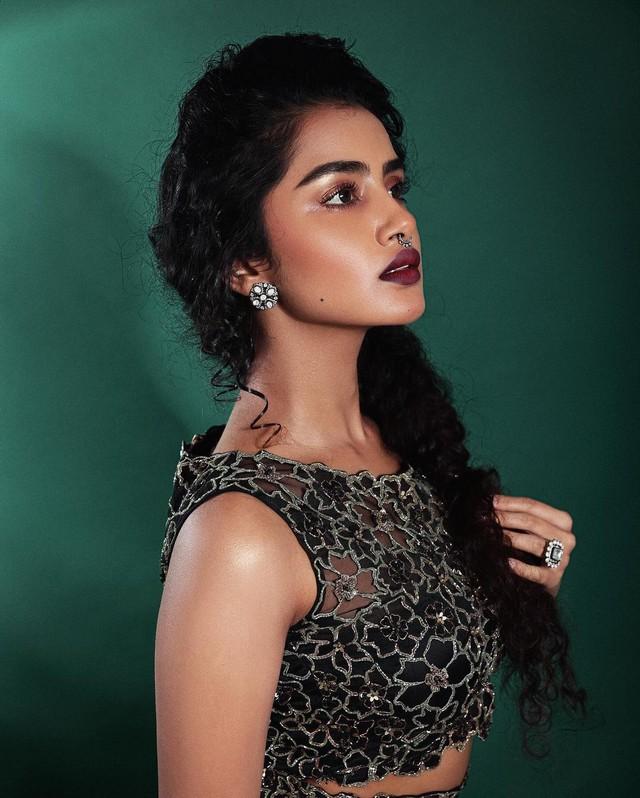 Anupama Parameswaran 8
