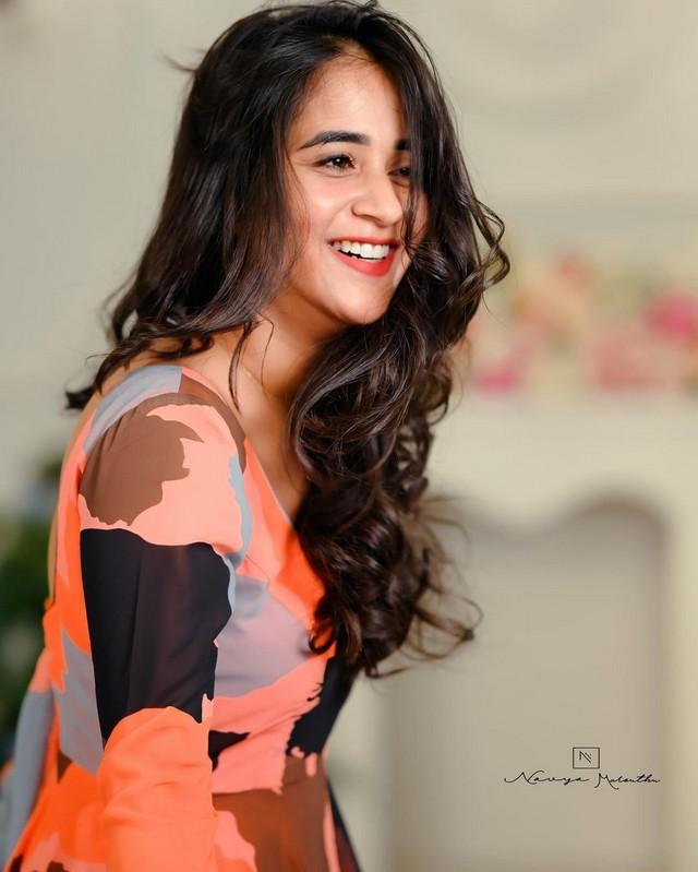 Deepthi Sunaina 4