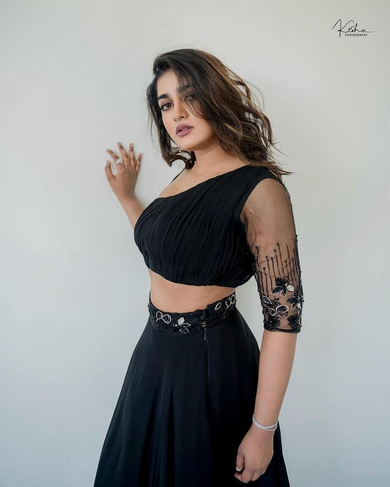 Dimple Hyati 1