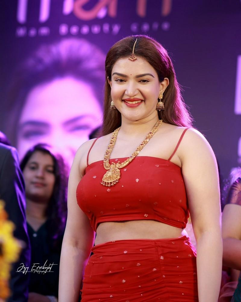 Honey Rose8