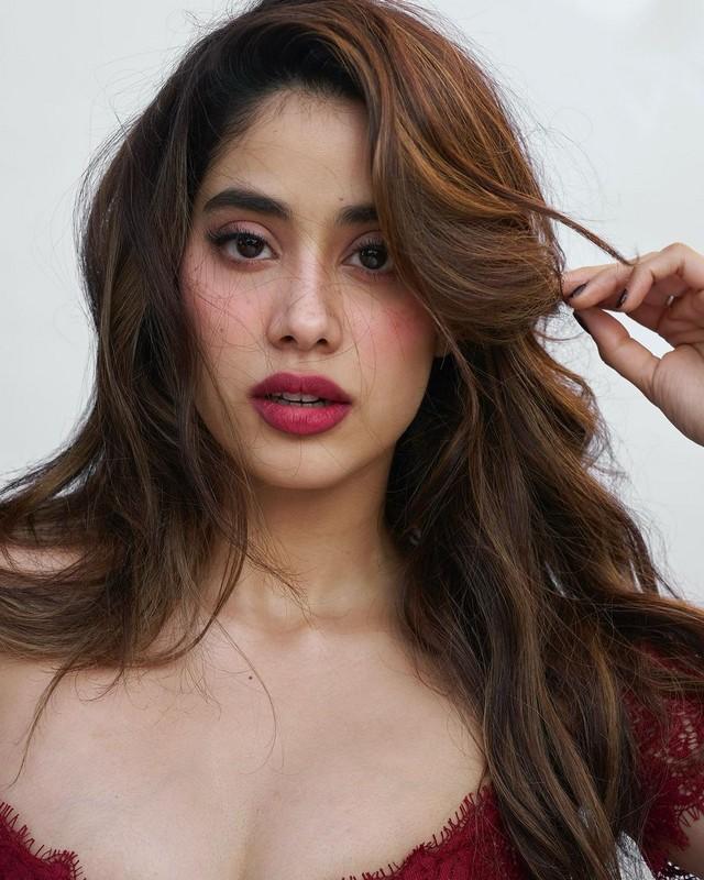 Janhvi Kapoor 7