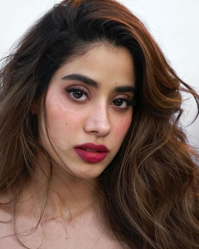 Janhvi Kapoor 8