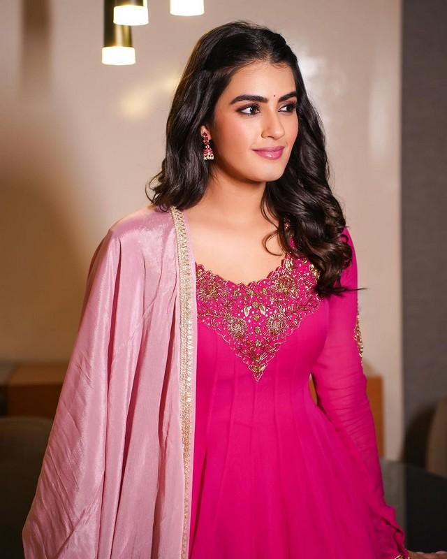 Kavya Thapar 5
