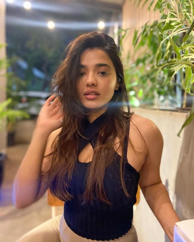 Ketika Sharma 7