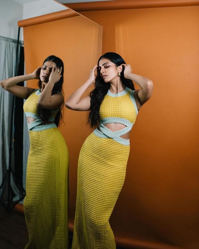 Malavika Mohanan 12