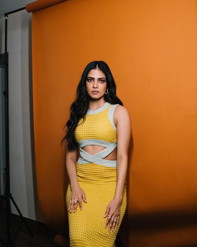 Malavika Mohanan 14