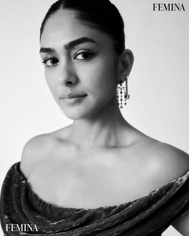 Mrunal Thakur 7