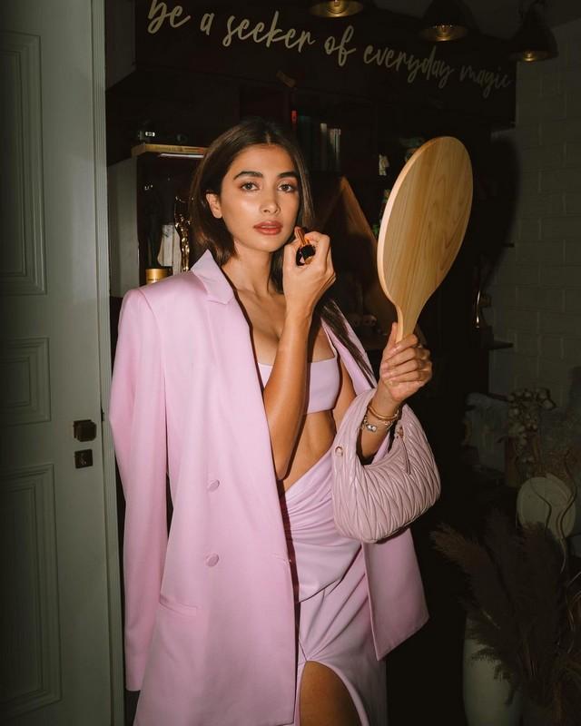 Pooja Hegde 8