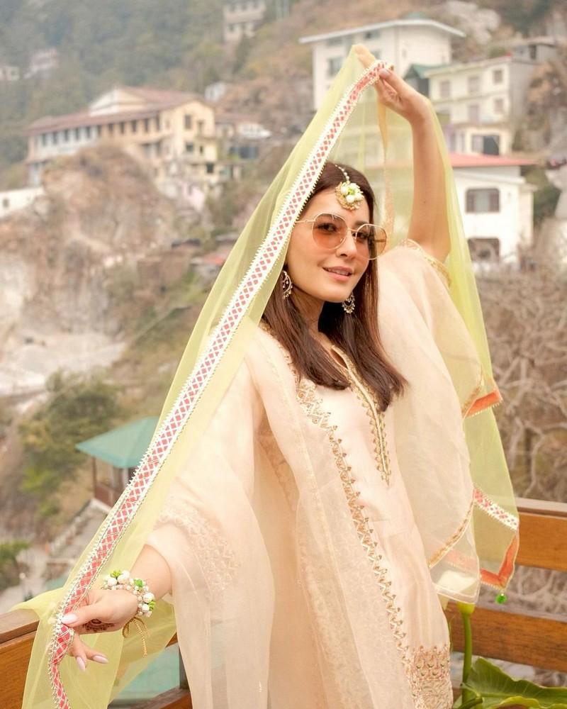 Raashii Khanna10