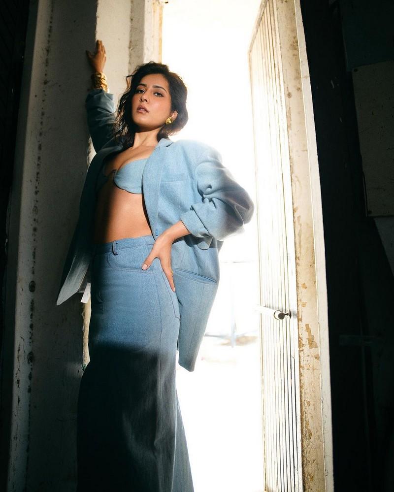 Raashii Khanna3