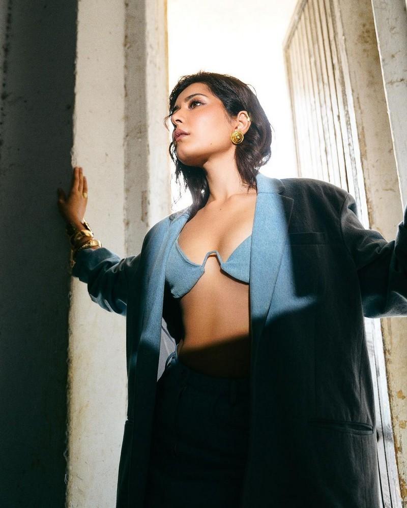 Raashii Khanna8