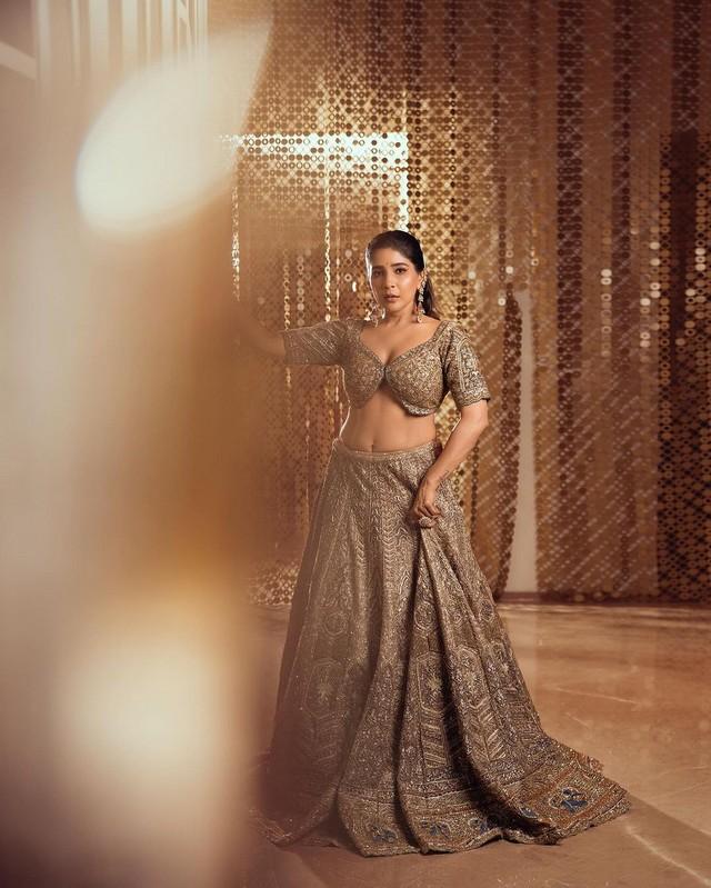 Sakshi Agarwal 1