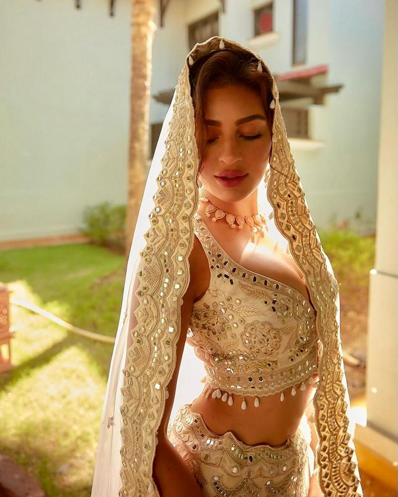 Seerat Kapoor 9