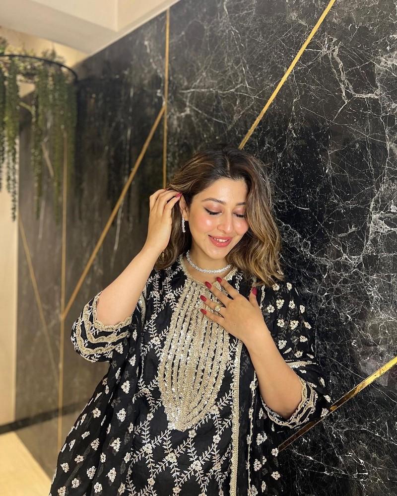 Sonarika Bhadoria10