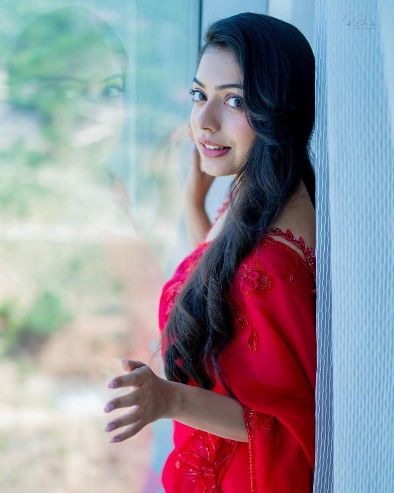 Varsha Bollamma 4