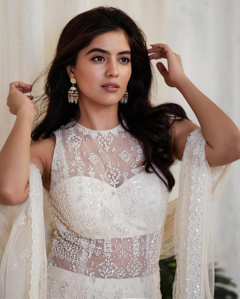 Amritha Aiyer 10
