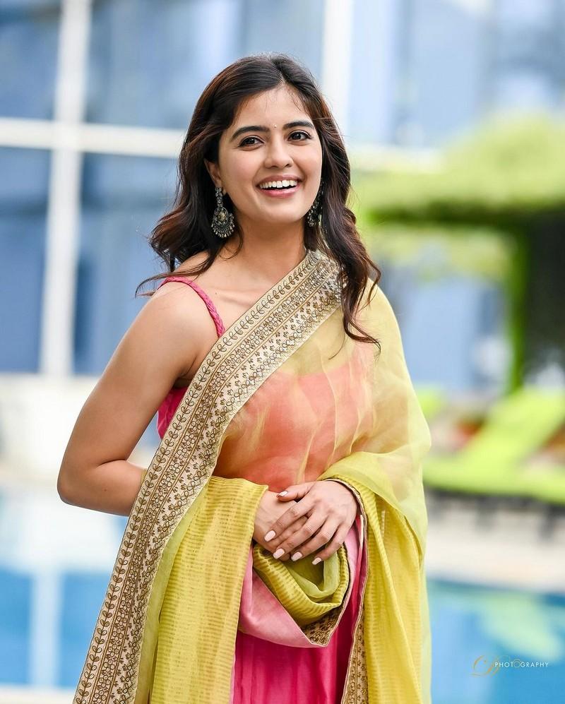 Amritha Aiyer 9