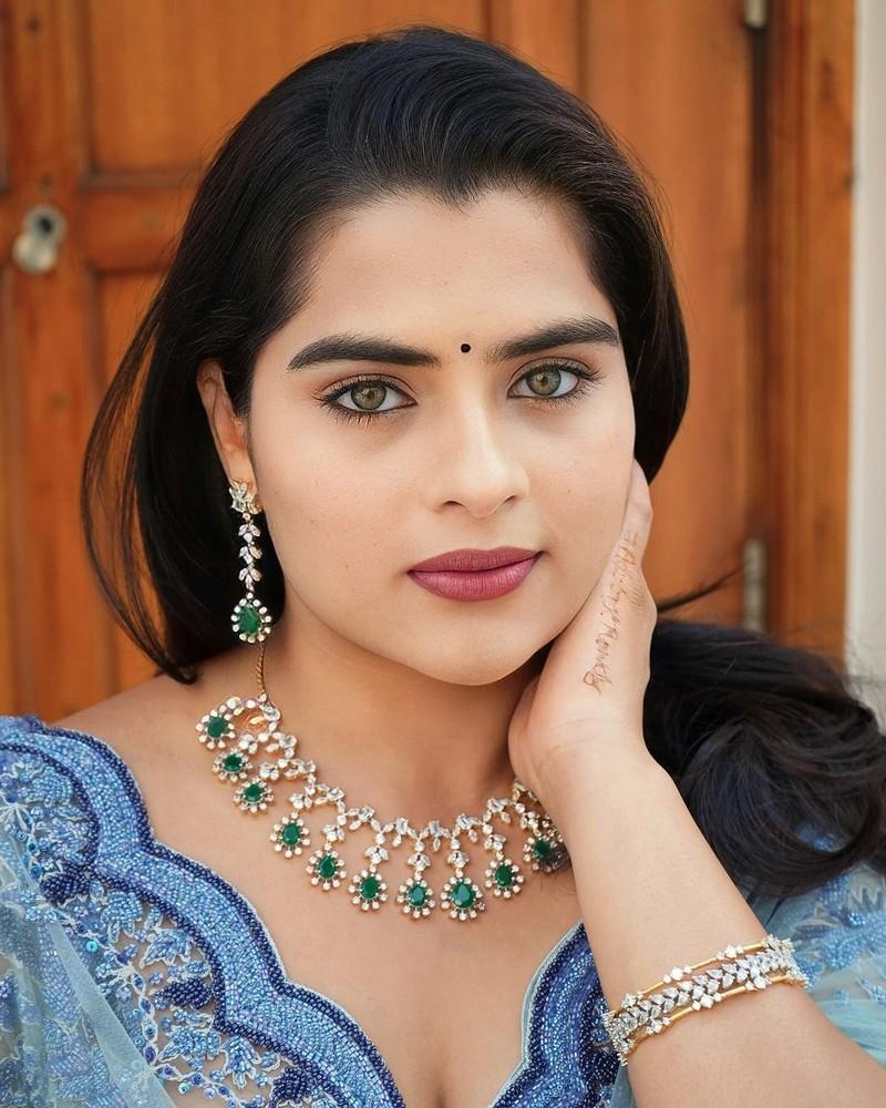 Kavya Kalyanram 8