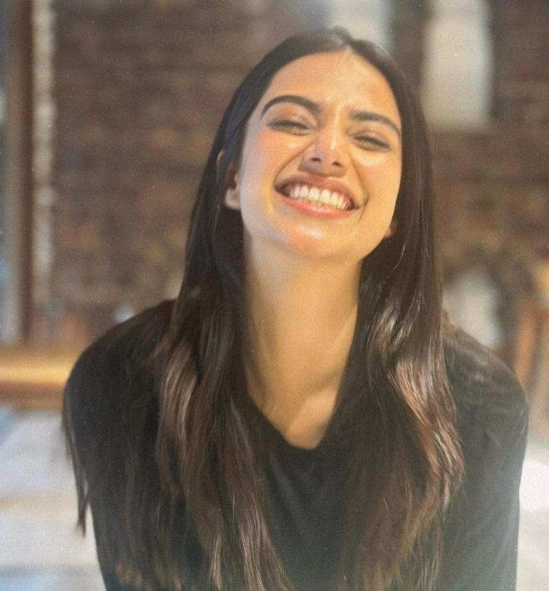 Meenaakshi Chaudhary 16