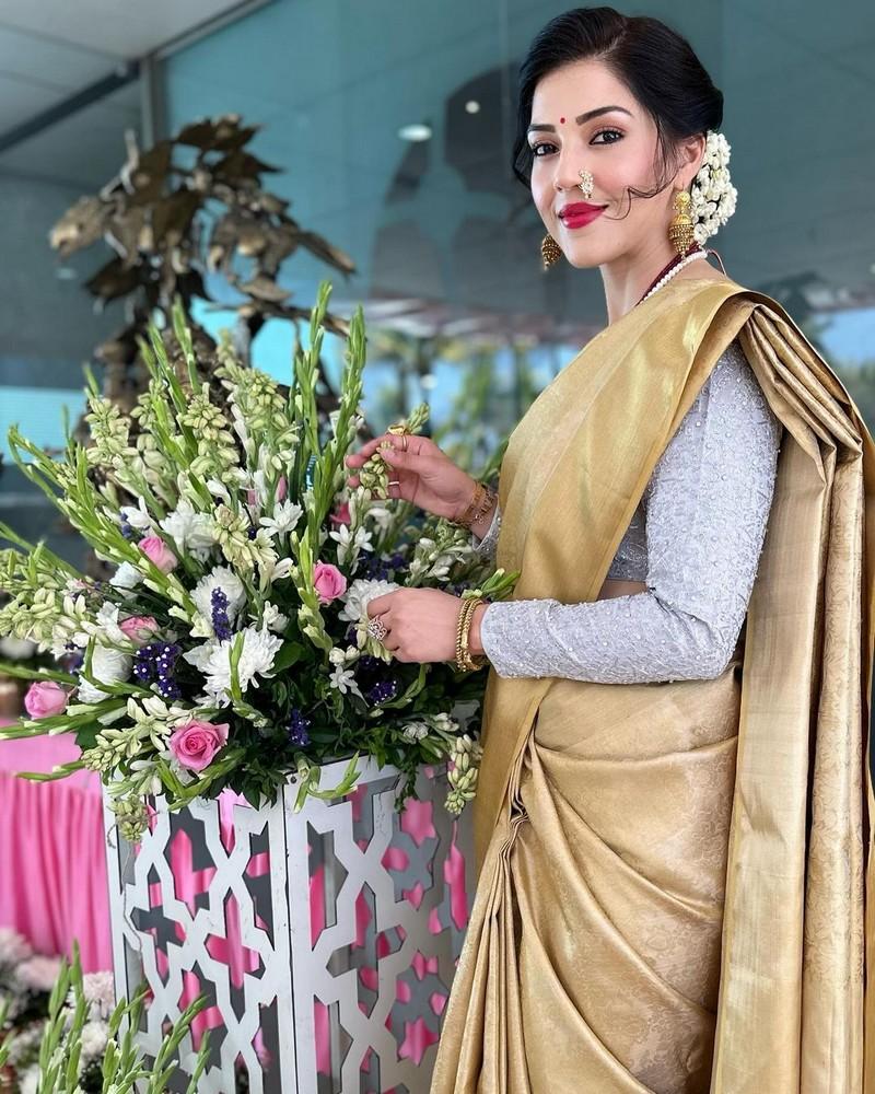 MehreEn Pirzadaa 6