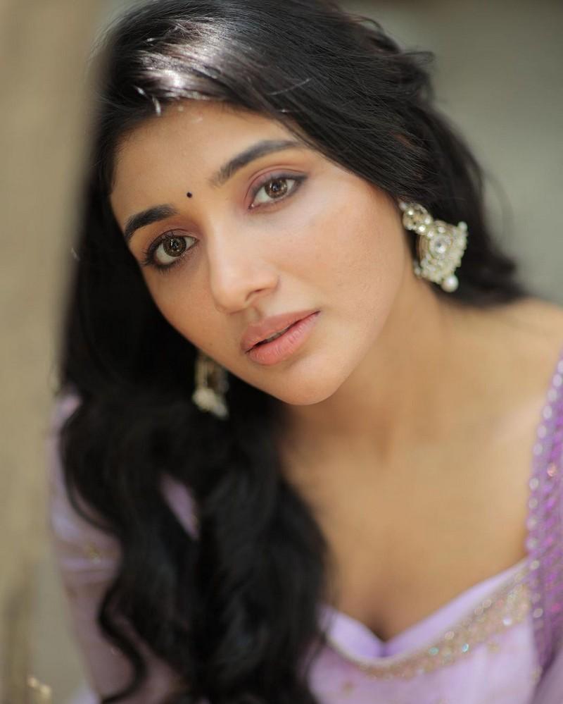 Mirnaa Menon 9
