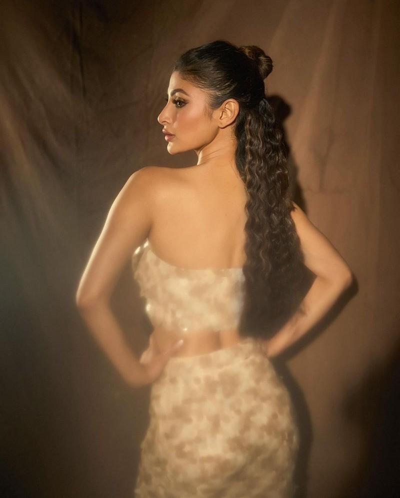 Mouni Roy 7