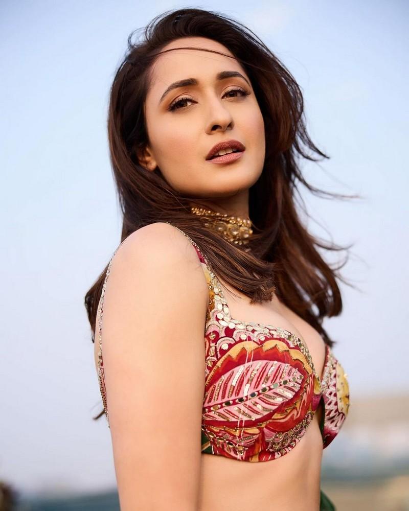 Pragya Jaiswal 5