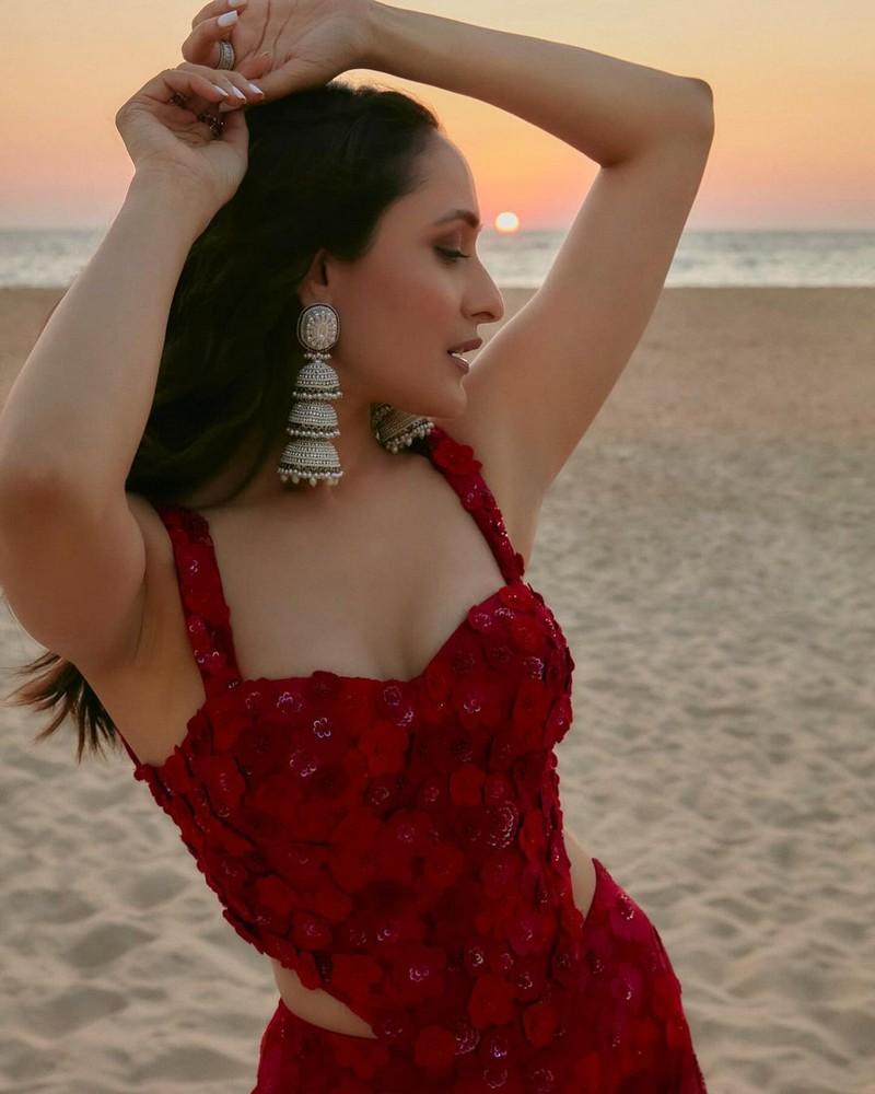Pragya Jaiswal 2