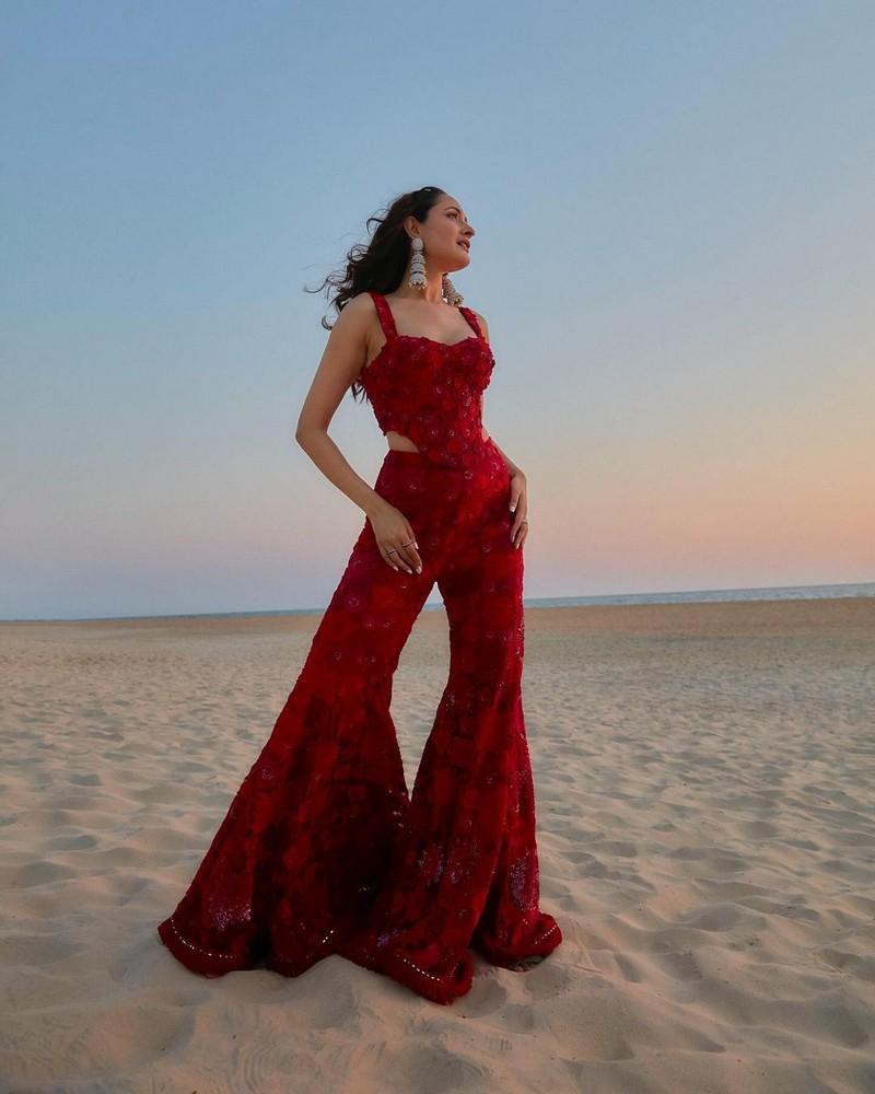 Pragya Jaiswal 3