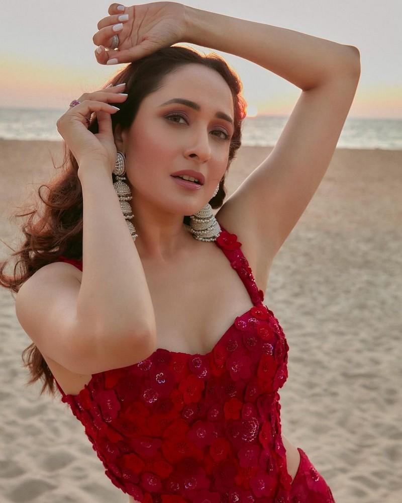 Pragya Jaiswal 7
