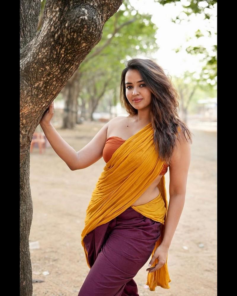 Pujiithaa Ponnada 10