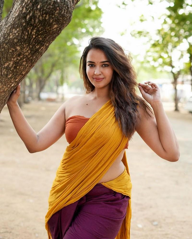 Pujiithaa Ponnada 12