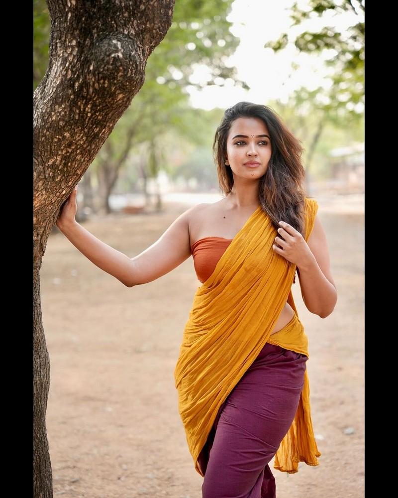 Pujiithaa Ponnada 14