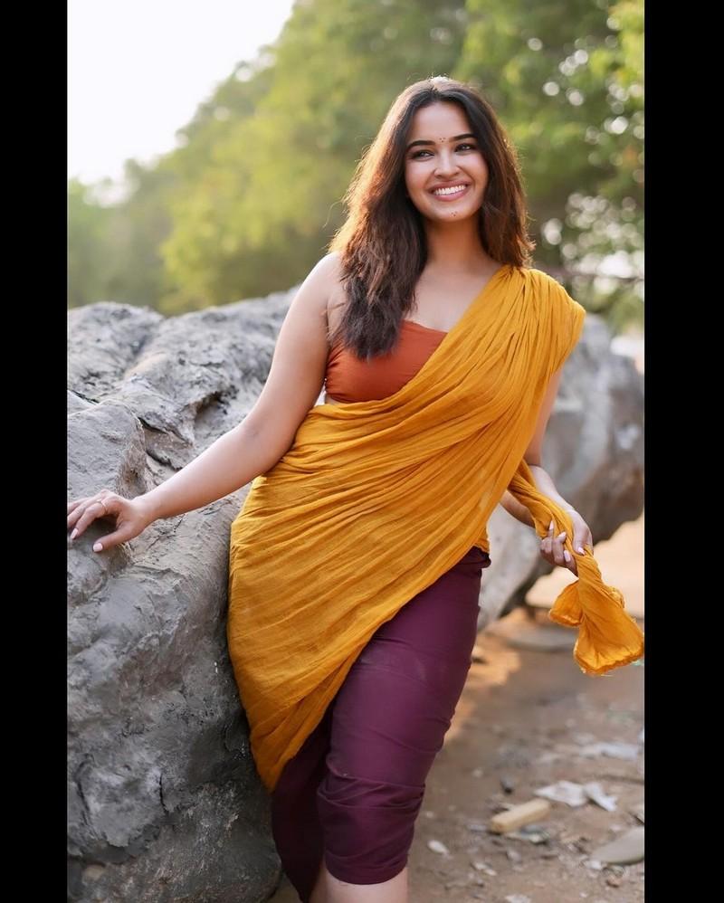 Pujiithaa Ponnada 2