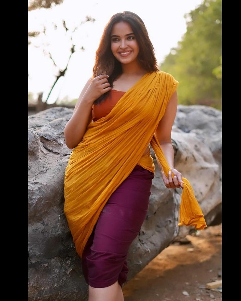 Pujiithaa Ponnada 5