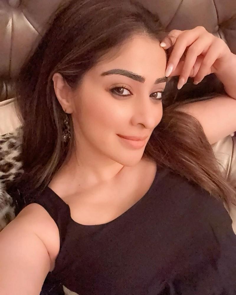 Raai Laxmi 4