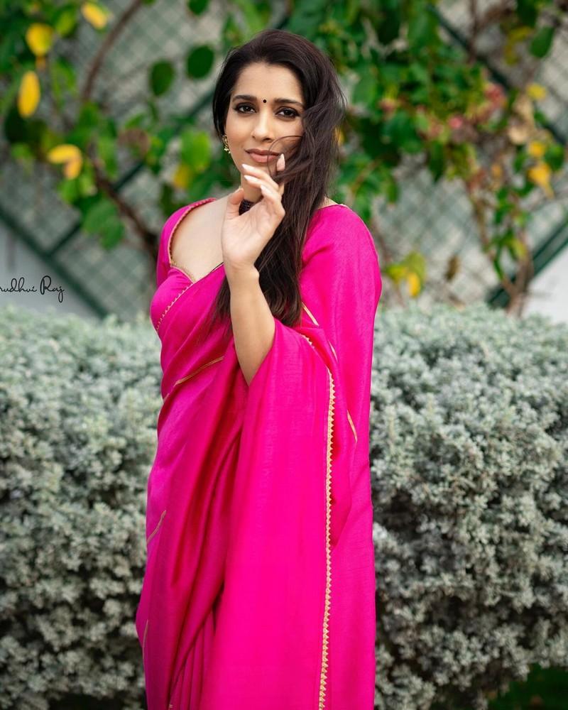 Rashmi Gautam 5
