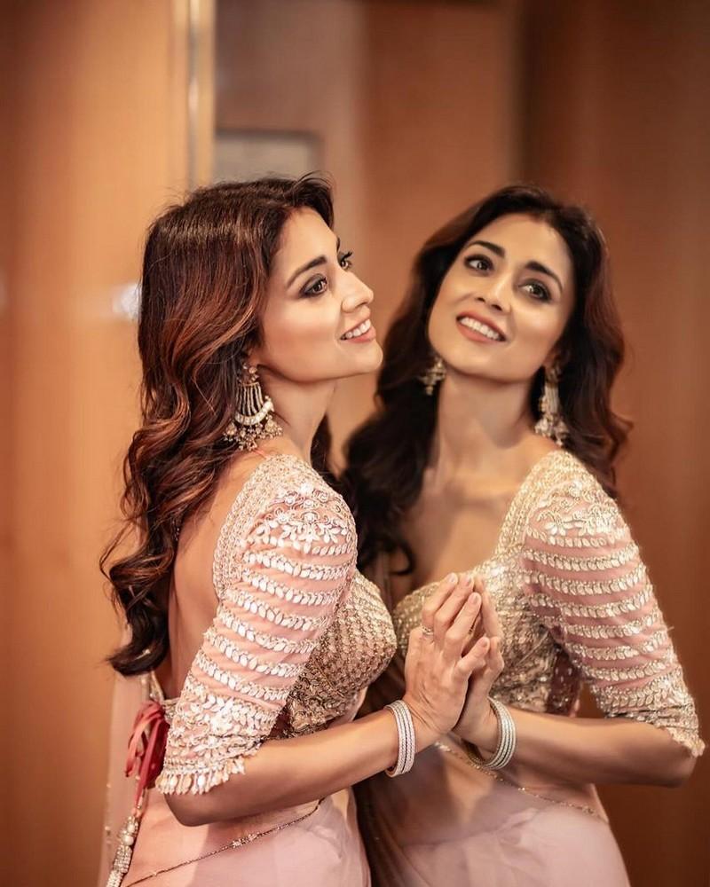 Shriya Saran 8