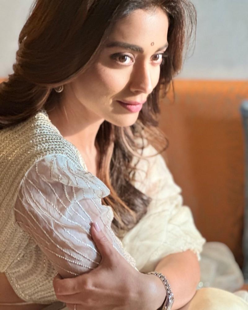 Shriya Saran 9