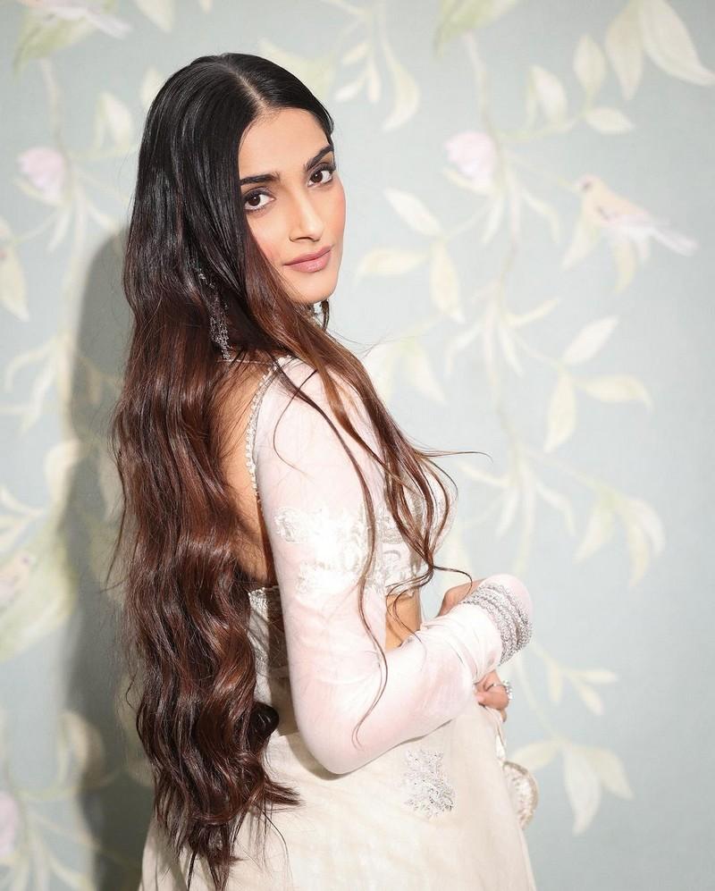 Sonam Kapoor 13