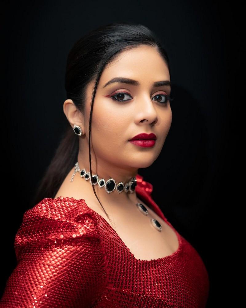 Sreemukhi 1