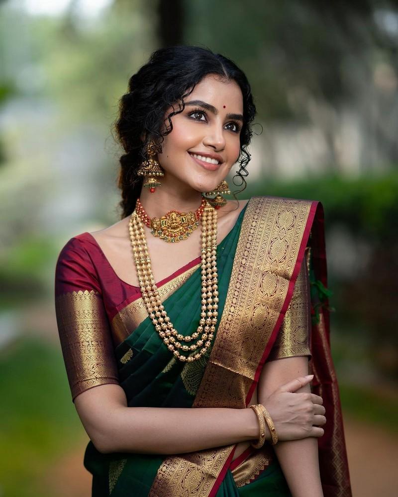 Anupama Parameswaran 6