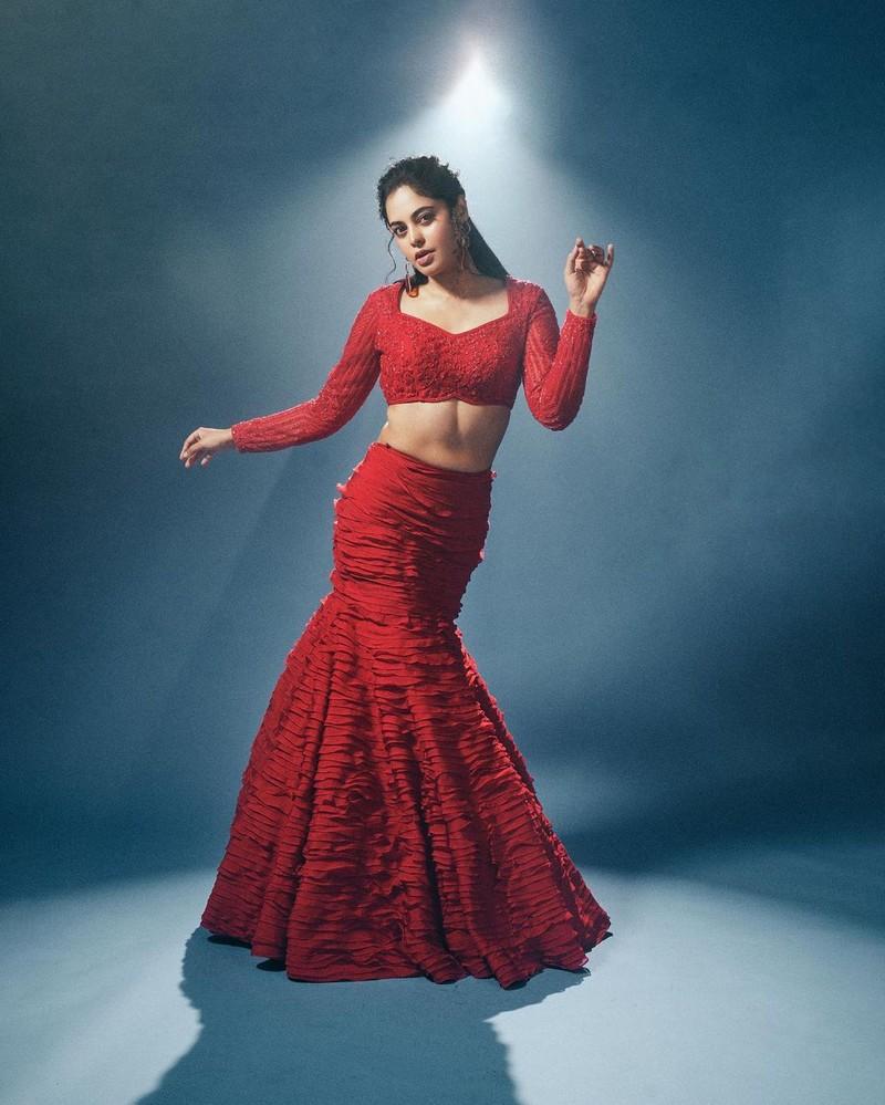 Bindu Madhavi 1