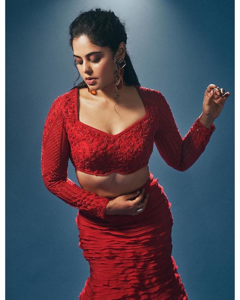 Bindu Madhavi 4