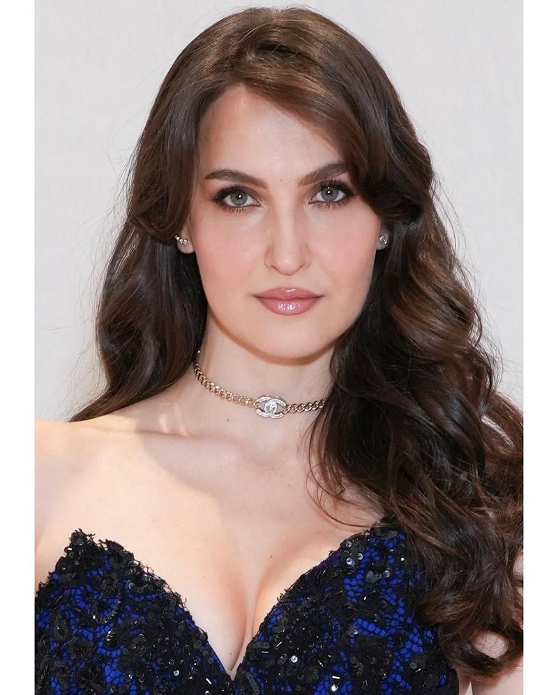 Elli AvrRam 3