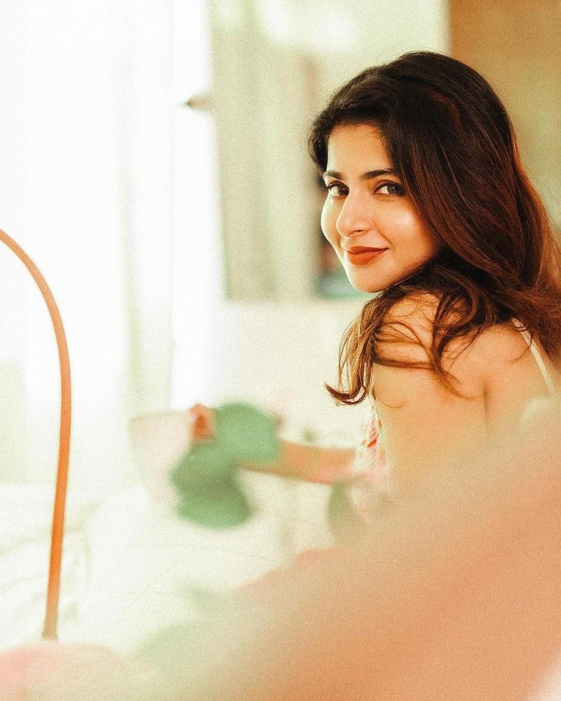 Iswarya Menon 5